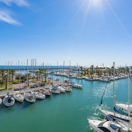 Puerto De Benalmadena Apartamento Vacacional Con Vistas Al Mar Y Yates Tres Habitaciones 2 Banos Exterior photo