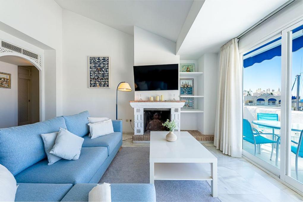 Puerto De Benalmadena Apartamento Vacacional Con Vistas Al Mar Y Yates Tres Habitaciones 2 Banos Exterior photo