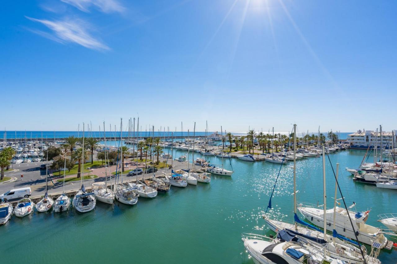 Puerto De Benalmadena Apartamento Vacacional Con Vistas Al Mar Y Yates Tres Habitaciones 2 Banos Exterior photo