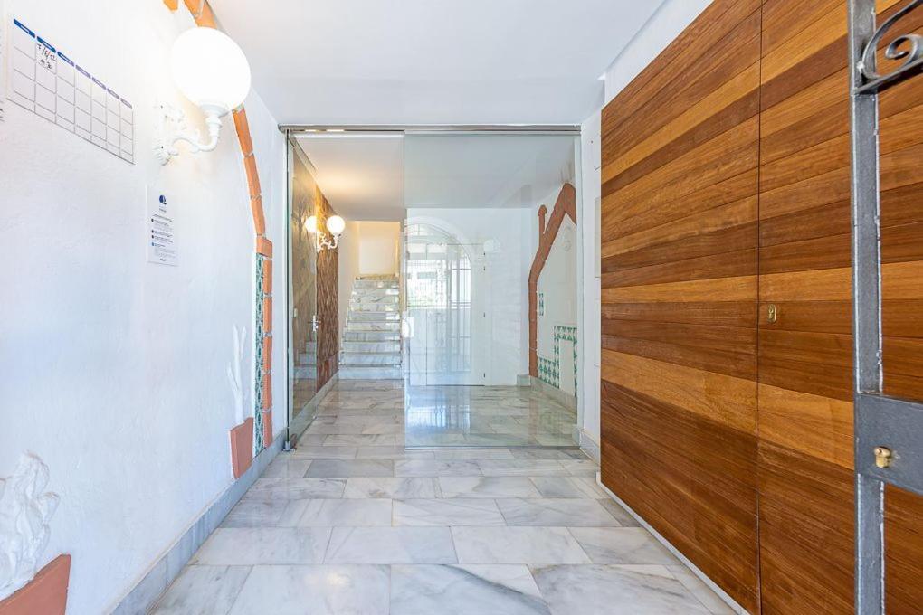 Puerto De Benalmadena Apartamento Vacacional Con Vistas Al Mar Y Yates Tres Habitaciones 2 Banos Exterior photo