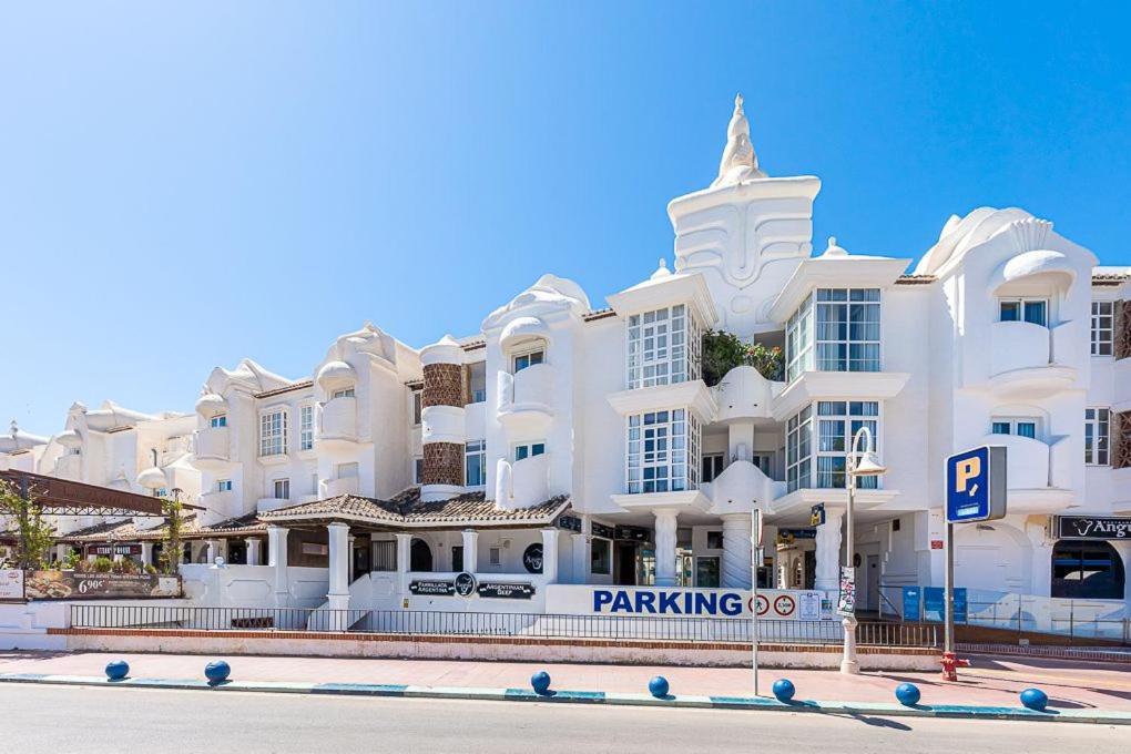 Puerto De Benalmadena Apartamento Vacacional Con Vistas Al Mar Y Yates Tres Habitaciones 2 Banos Exterior photo