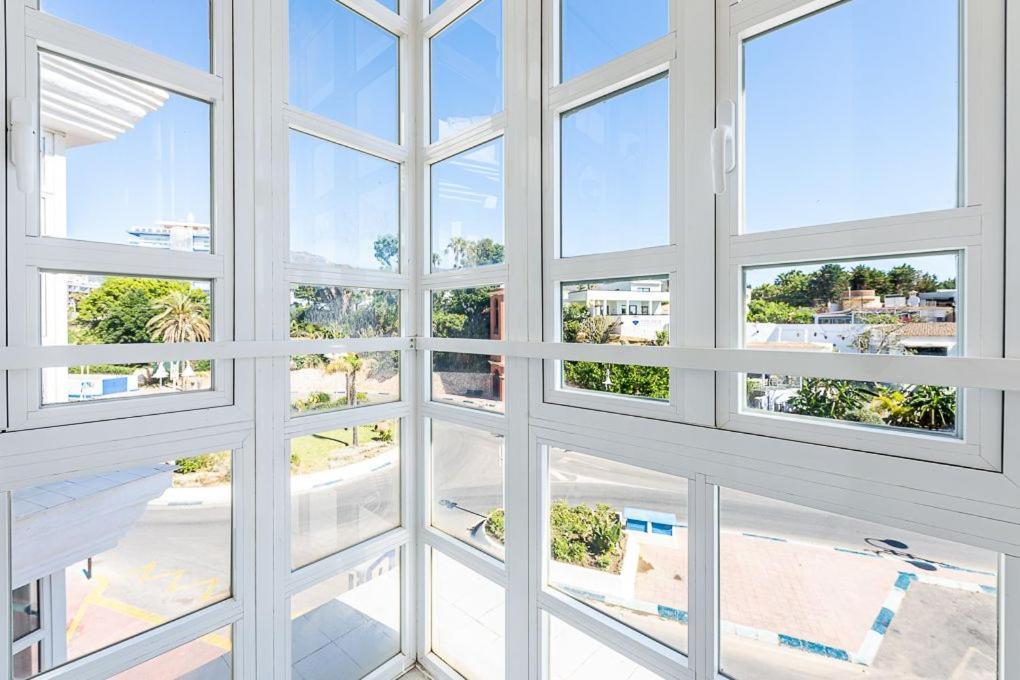 Puerto De Benalmadena Apartamento Vacacional Con Vistas Al Mar Y Yates Tres Habitaciones 2 Banos Exterior photo