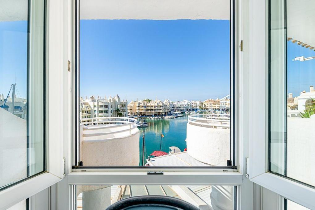 Puerto De Benalmadena Apartamento Vacacional Con Vistas Al Mar Y Yates Tres Habitaciones 2 Banos Exterior photo